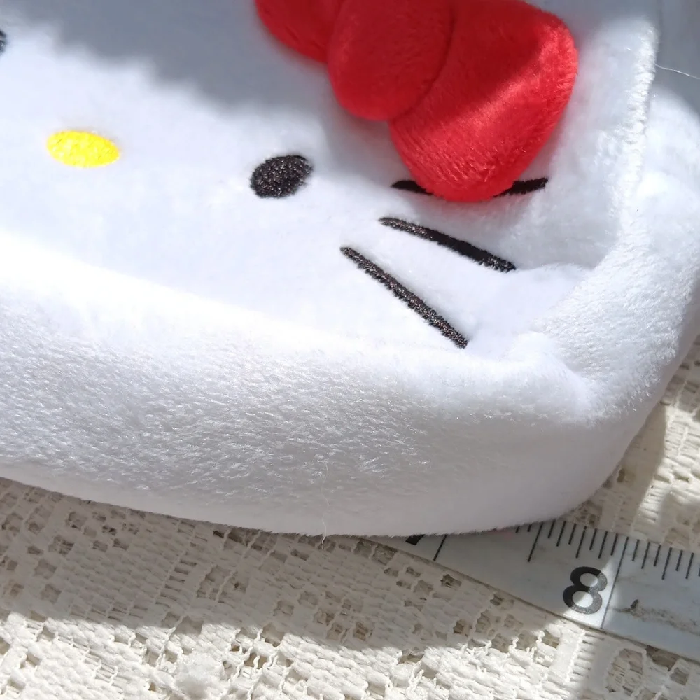 🆕️HELLO KITTY COSMETIC BAG WITH LINED INTERIOR WITH POCKET